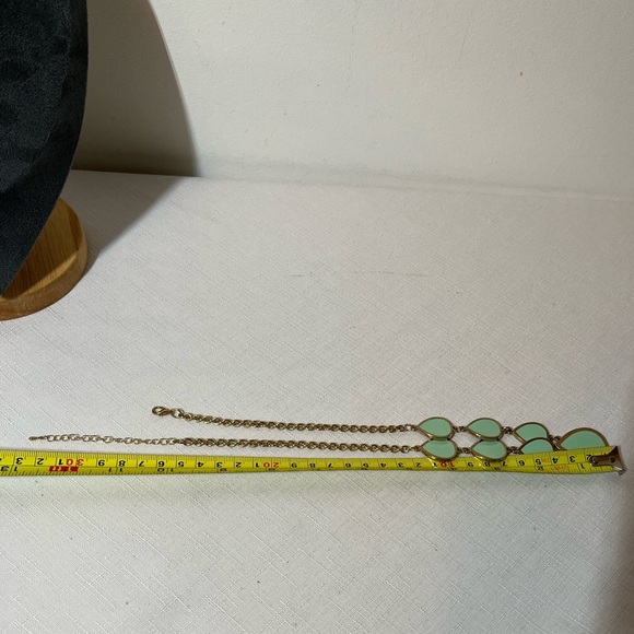 Vintage reversible, peach and mint green Teardrop Necklace. Adjustable length - Picture 3 of 5
